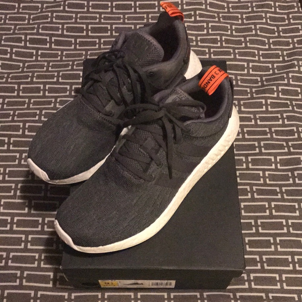 Adidas NMD R2 (Men’s Size 9.5) BRAND NEW